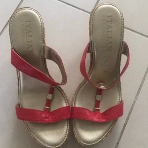 Italian shoemaker wedged